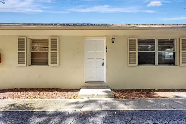 Lantana, FL 33462,352 W Pine ST