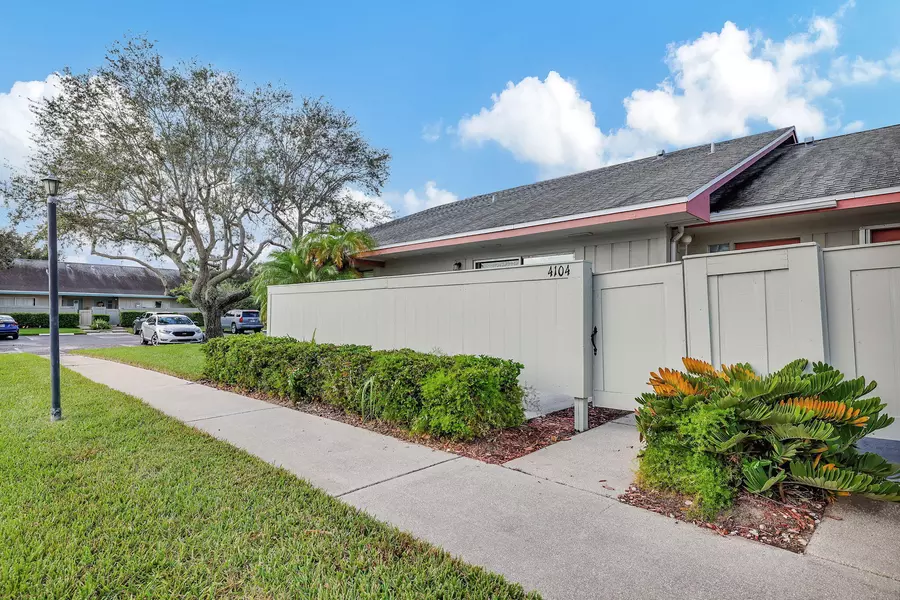 4104 NW Cinnamon Tree CIR, Jensen Beach, FL 34957