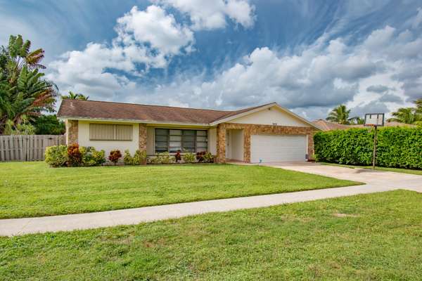7455 San Clemente PL, Boca Raton, FL 33433