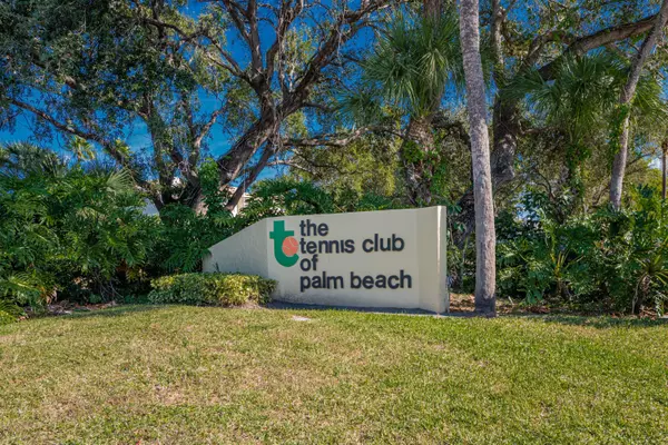 2828 Tennis Club DR 210, West Palm Beach, FL 33417