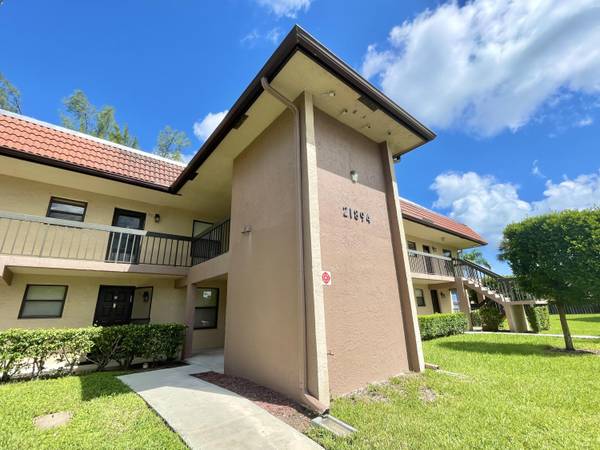 21894 Lake Forest CIR 204, Boca Raton, FL 33433