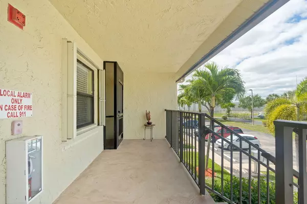 Lake Worth, FL 33467,7926 Willow Spring DR 1324