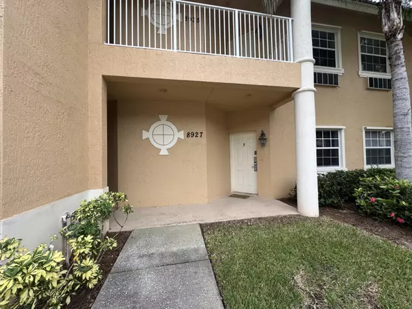 Port Saint Lucie, FL 34986,8927 Sandshot CT B