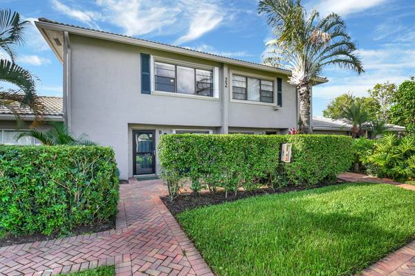 22 Stratford DR B, Boynton Beach, FL 33436