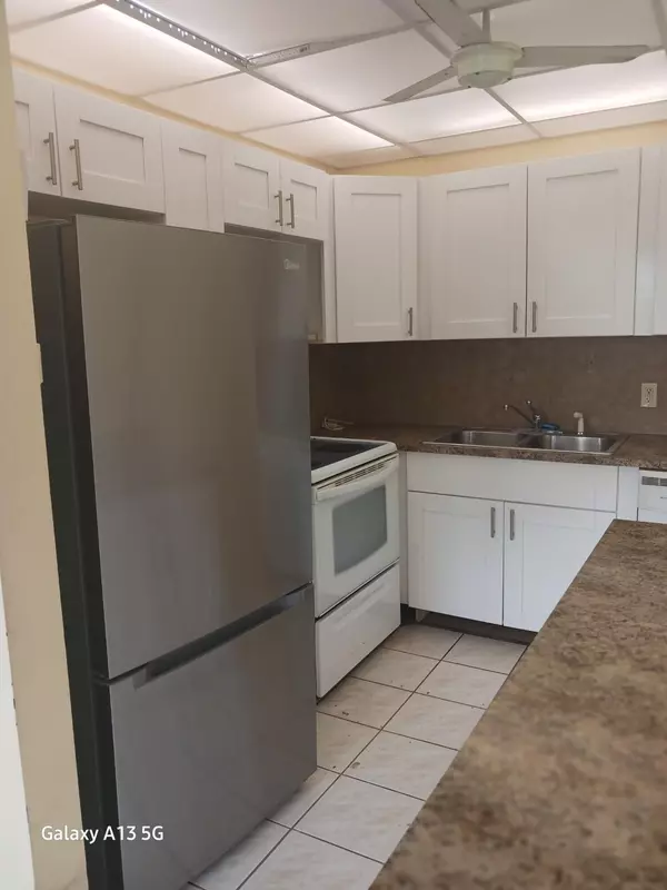 West Palm Beach, FL 33417,110 Northampton F