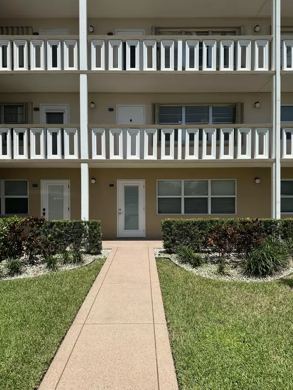 252 Southampton C, West Palm Beach, FL 33417