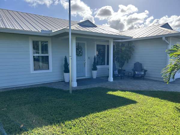 Stuart, FL 34997,3716 SE Middle ST