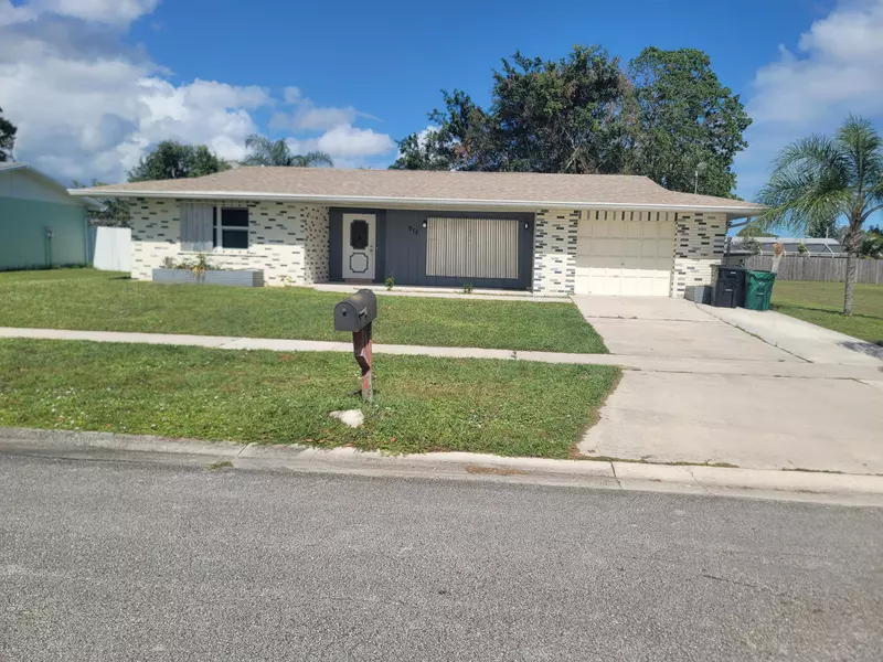 213 SW Reynolds AVE, Port Saint Lucie, FL 34983