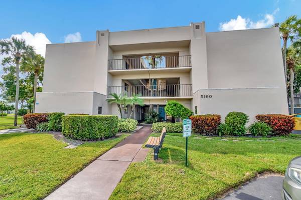 5190 Las Verdes CIR 202, Delray Beach, FL 33484