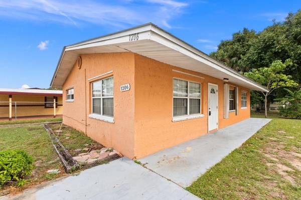 1206 N 25th ST, Fort Pierce, FL 34947