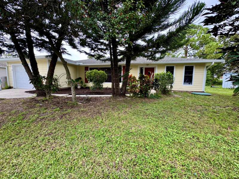 1126 SW Ithaca ST, Port Saint Lucie, FL 34983