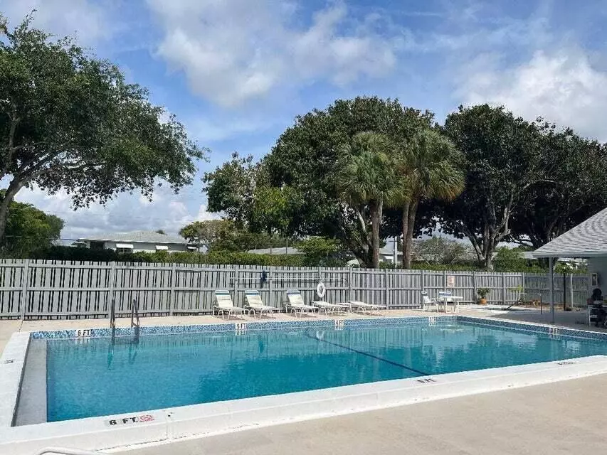 Delray Beach, FL 33445,2320 Germantown RD 102
