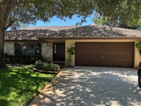 4376 Colette DR,  Tequesta,  FL 33469