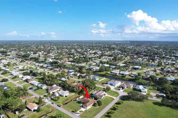 Port Saint Lucie, FL 34984,1991 SE Aires LN