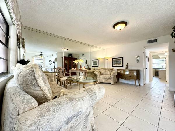 Delray Beach, FL 33484,42 Capri A