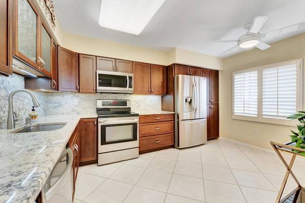 Boynton Beach, FL 33437,5874 Crystal Shores DR 402