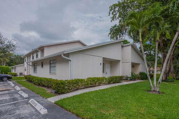 5300 Elmhurst RD F, West Palm Beach, FL 33417