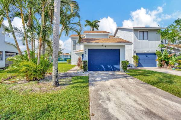 1571 Woodbridge Lakes CIR, West Palm Beach, FL 33406