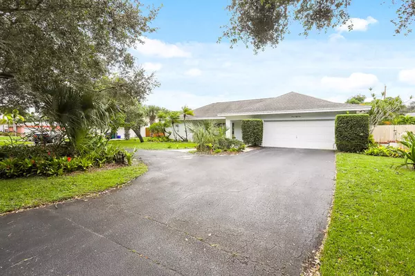 Tequesta, FL 33469,351 Country Club DR