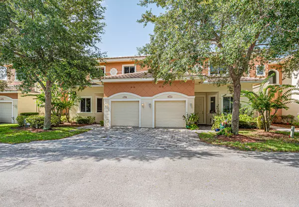 2577 SW Langrove LN, Vero Beach, FL 32962