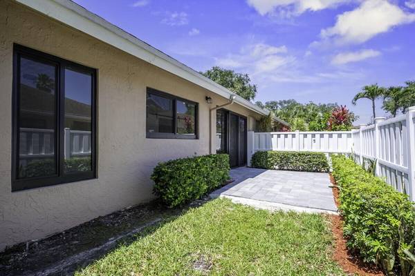 Boca Raton, FL 33496,8319 Summerbreeze LN