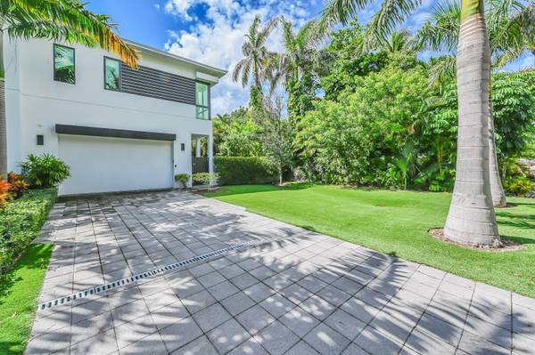 Delray Beach, FL 33483,904 Bond WAY