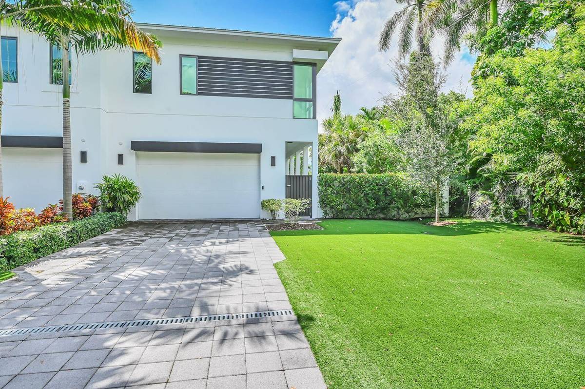 Delray Beach, FL 33483,904 Bond WAY