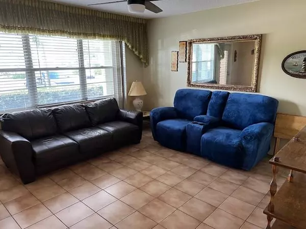 1027 Berkshire B 1027, Deerfield Beach, FL 33442