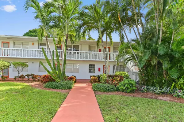 Deerfield Beach, FL 33442,203 Ellesmere D