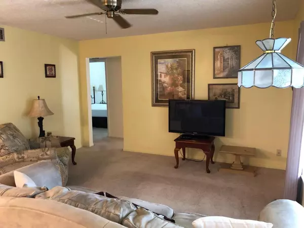 Greenacres, FL 33463,131 Lake Pine CIR D2