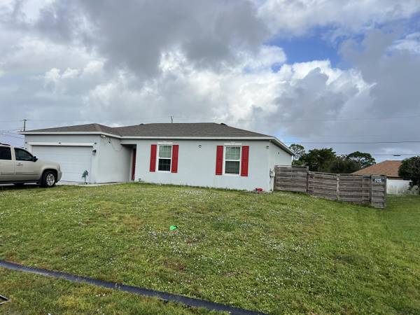 Port Saint Lucie, FL 34953,651 SW SW Lindsay ST