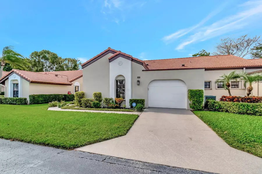 8282 Mooring CIR, Boynton Beach, FL 33472