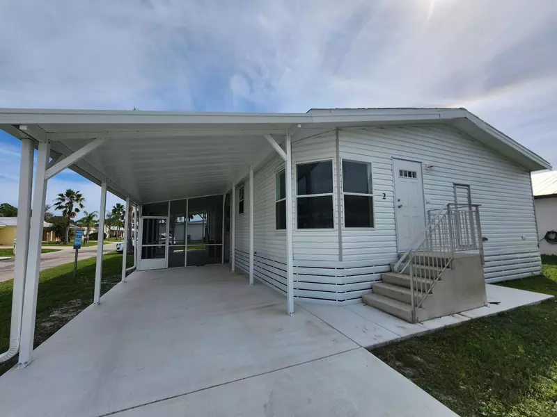 2 Huarte WAY, Port Saint Lucie, FL 34952