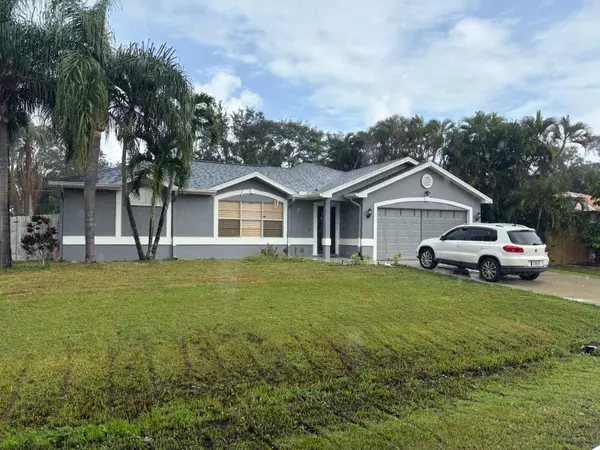 725 SE Carnival AVE, Port Saint Lucie, FL 34983