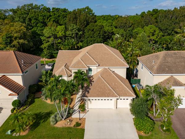 Palm Beach Gardens, FL 33410,157 Oakwood LN