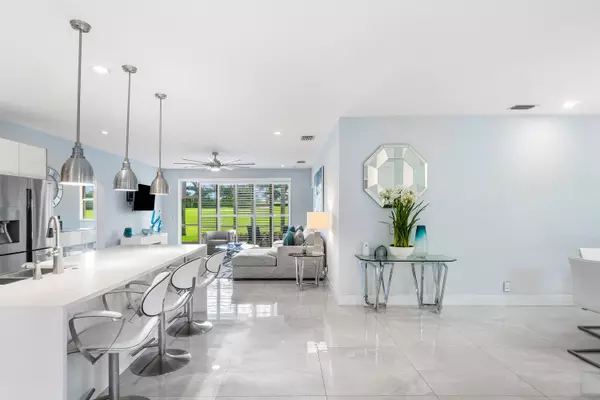 Boynton Beach, FL 33472,8082 Aberdeen DR 101