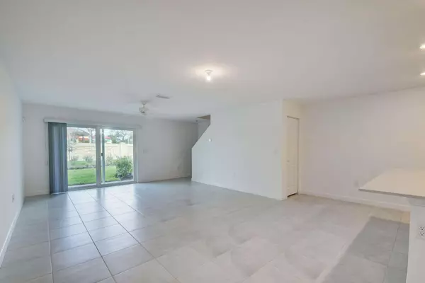 Lake Worth, FL 33467,6773 Broadwater LN