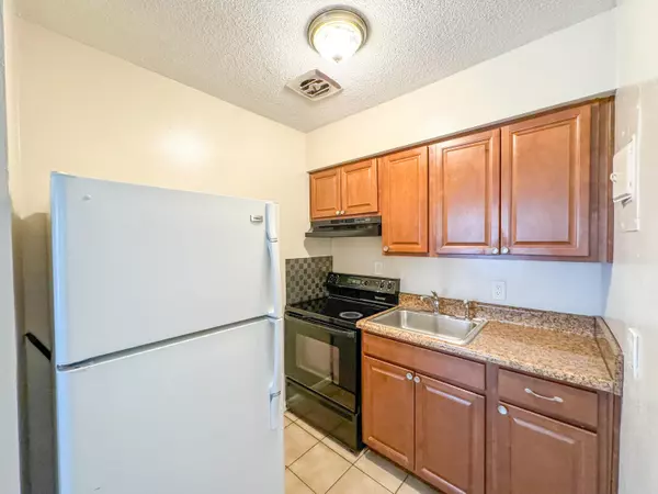 Pompano Beach, FL 33062,1101 NE 23rd TER #2