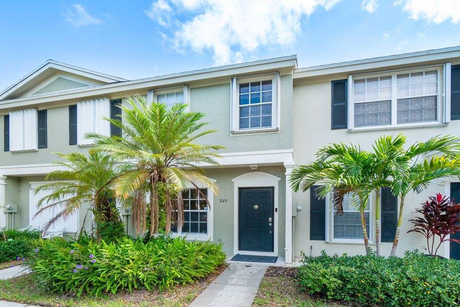 925 Kokomo Key LN, Delray Beach, FL 33483