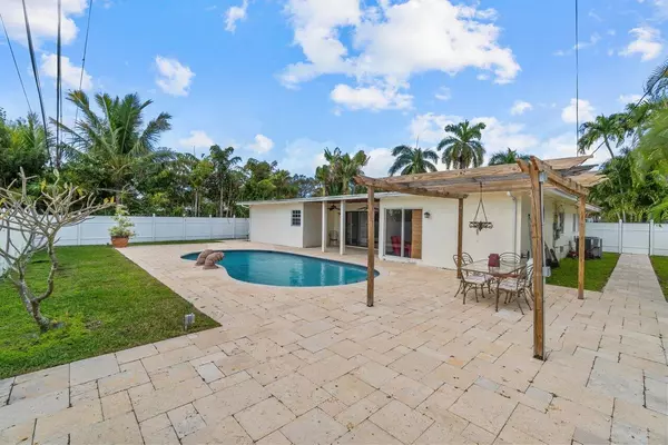 Boca Raton, FL 33486,1246 SW 7th ST