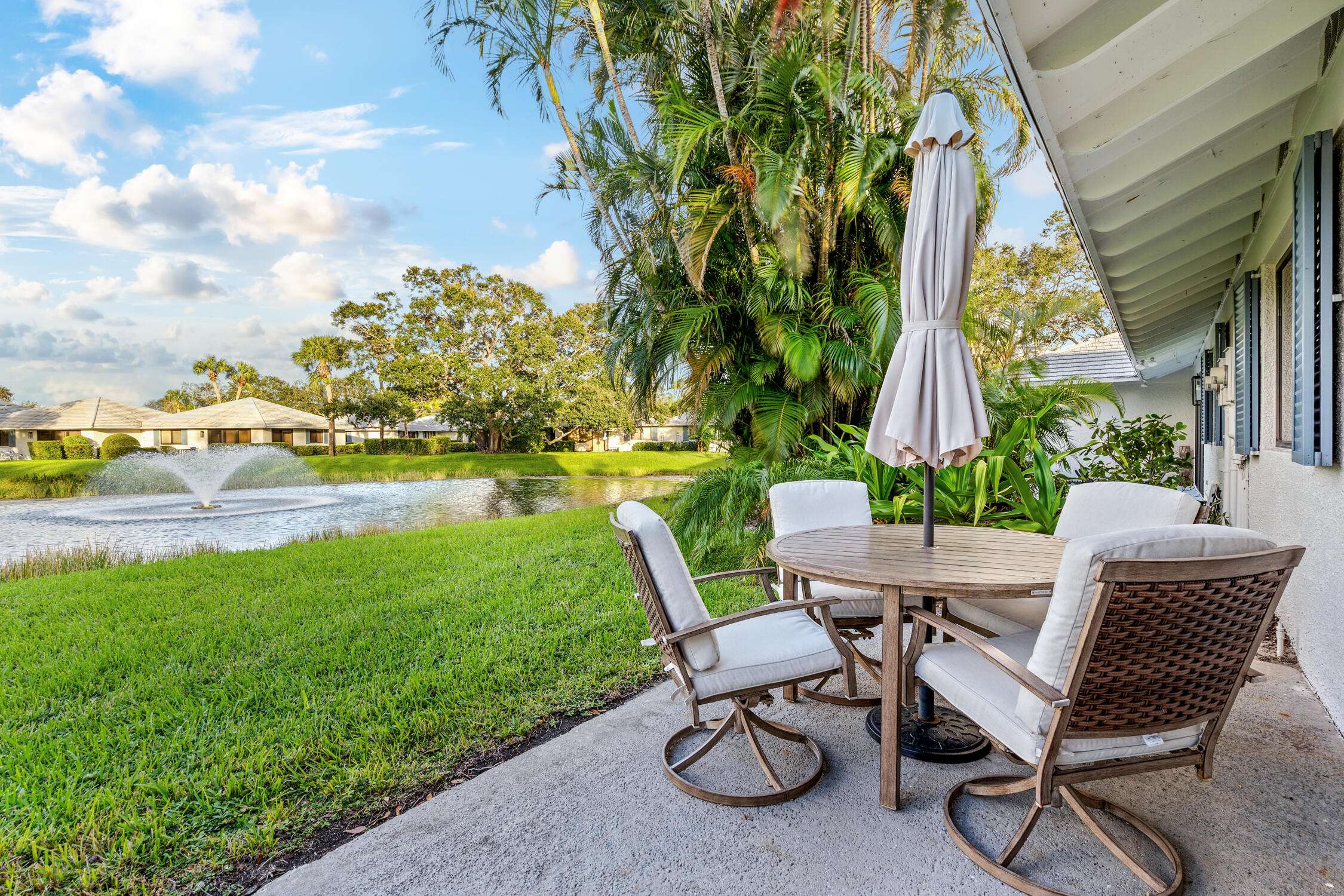 Palm Beach Gardens, FL 33418,206 Club DR