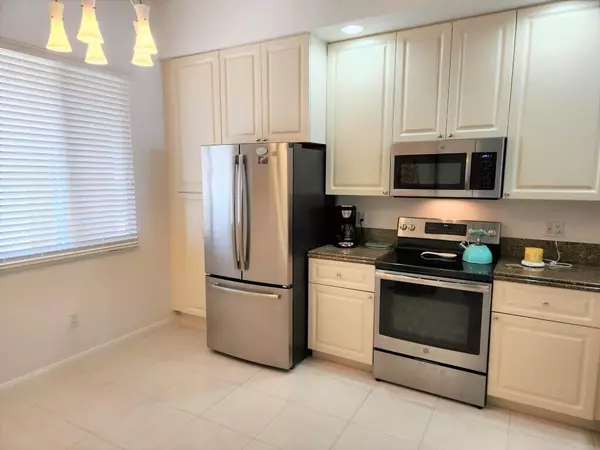 Fort Pierce, FL 34949,24 W Harbour Isle DR Ph-2