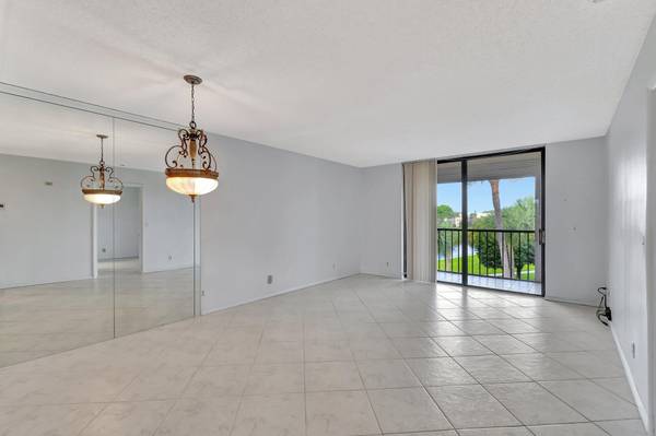 Delray Beach, FL 33484,5370 Las Verdes CIR 309