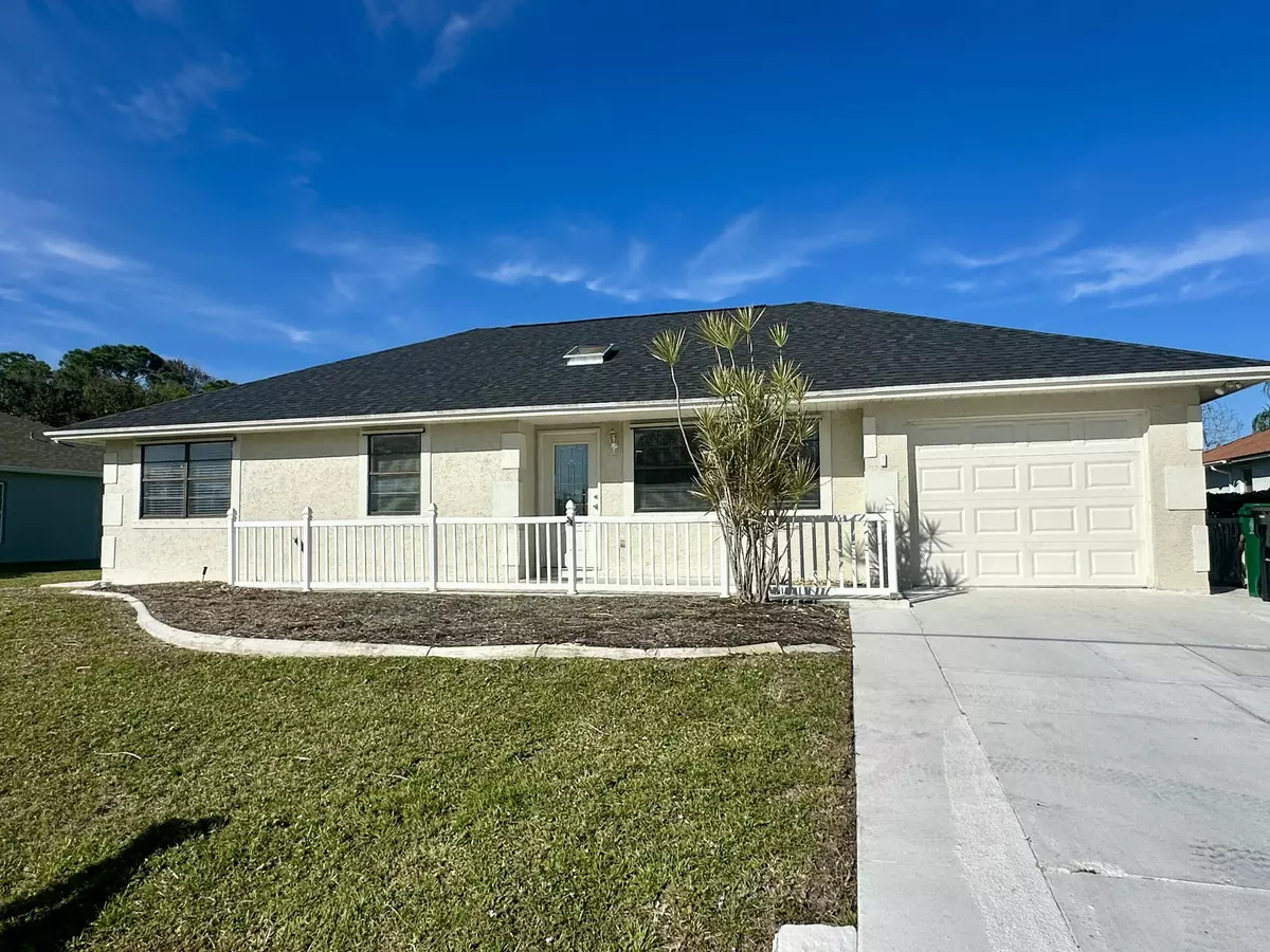 Port Saint Lucie, FL 34983,977 SE Bayfront AVE