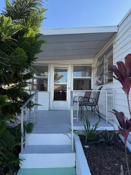 2429 SE Penny LN, Stuart, FL 34997