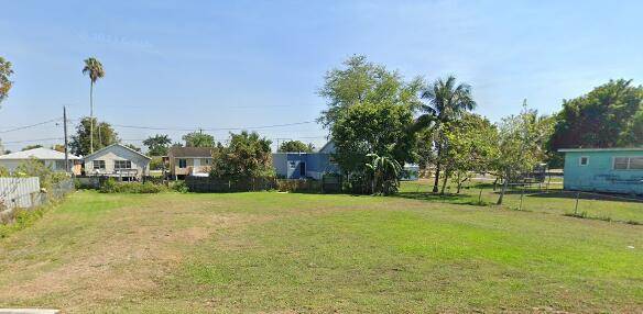 561 SE 3rd ST, Belle Glade, FL 33430