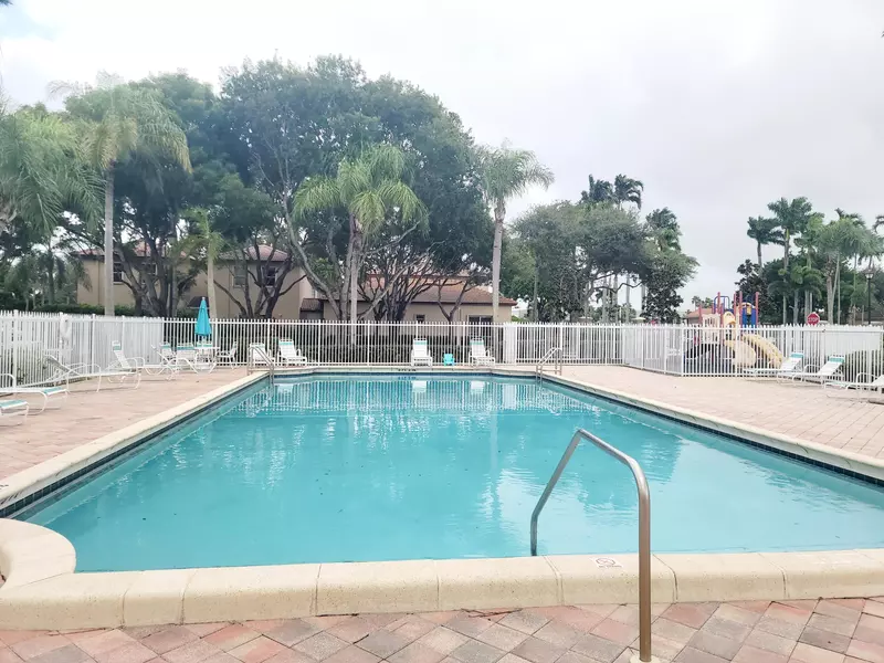 16235 Emerald Cove RD, Weston, FL 33331