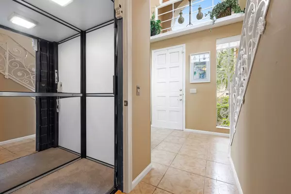 Palm Beach Gardens, FL 33418,227 Legendary CIR