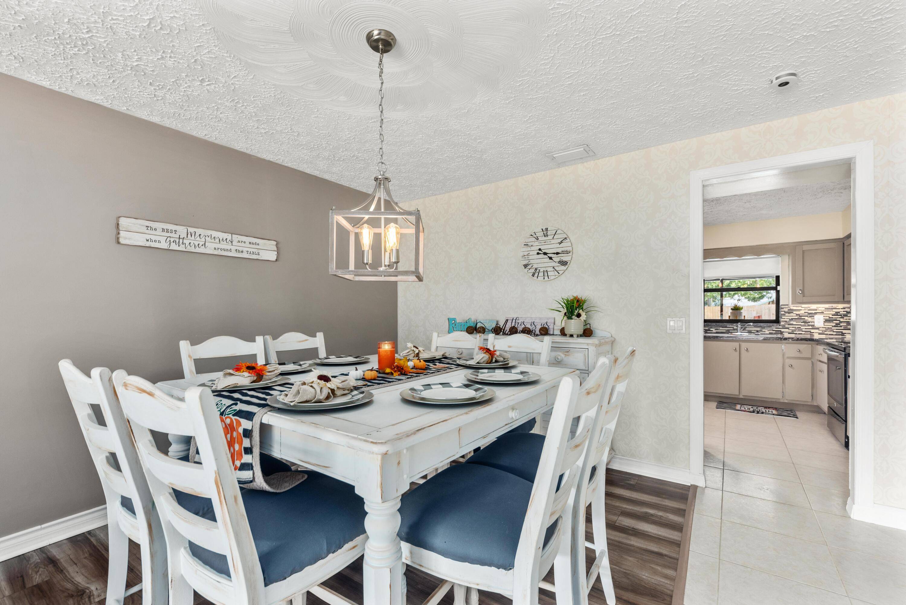Port Saint Lucie, FL 34984,781 SE Evans AVE