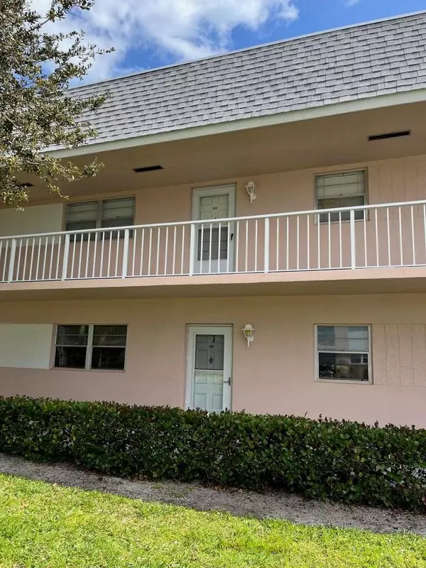 Tequesta, FL 33469,18081 SE Country Club DR 17 Apt 167